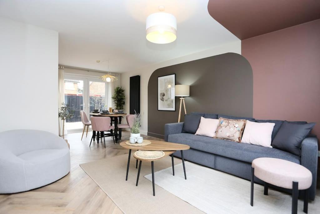 Xxbrand Newxx Sleeps 8, Stylish Japandi House Holiday home Blackpool