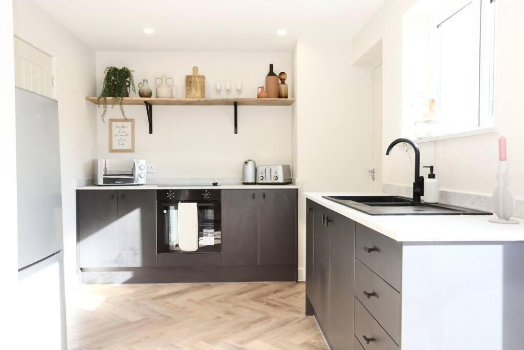 Xxbrand Newxx Sleeps 8, Stylish Japandi House *