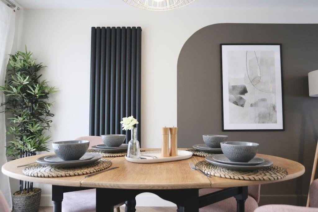 Xxbrand Newxx Sleeps 8, Stylish Japandi House