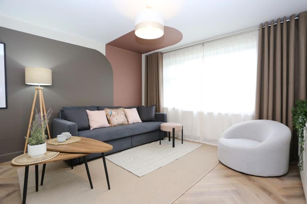 Holiday home Xxbrand Newxx Sleeps 8, Stylish Japandi House