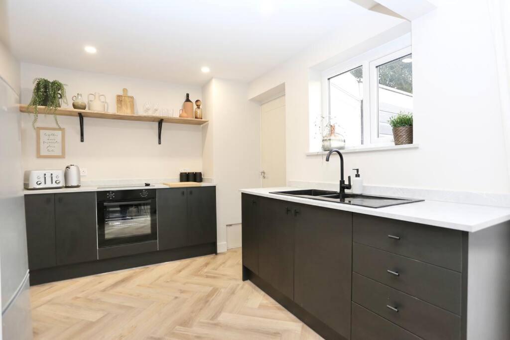 Xxbrand Newxx Sleeps 8, Stylish Japandi House * Blackpool
