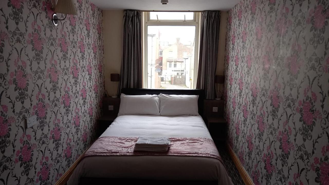 The Clarendon Guest house Blackpool