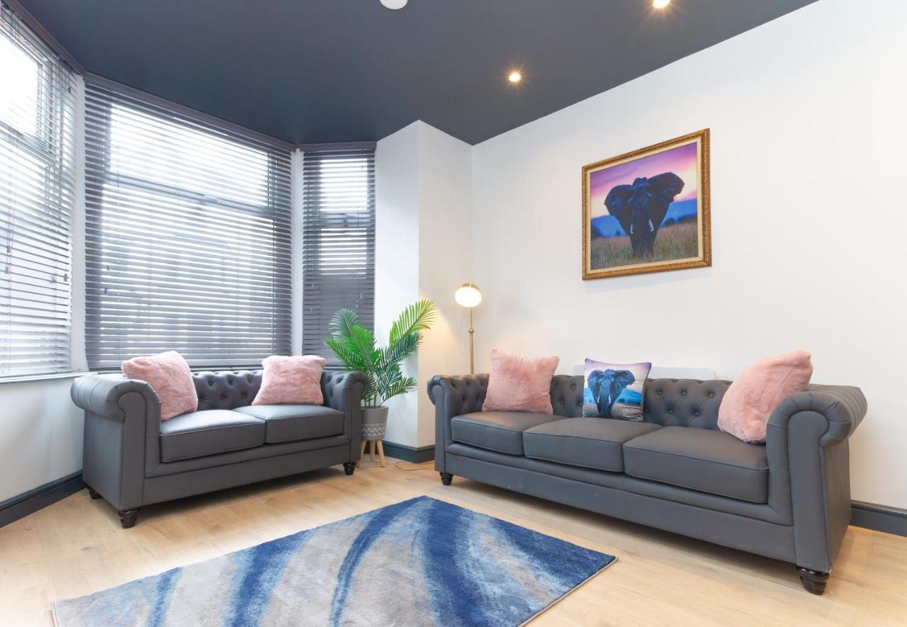 No 10 Apartment *