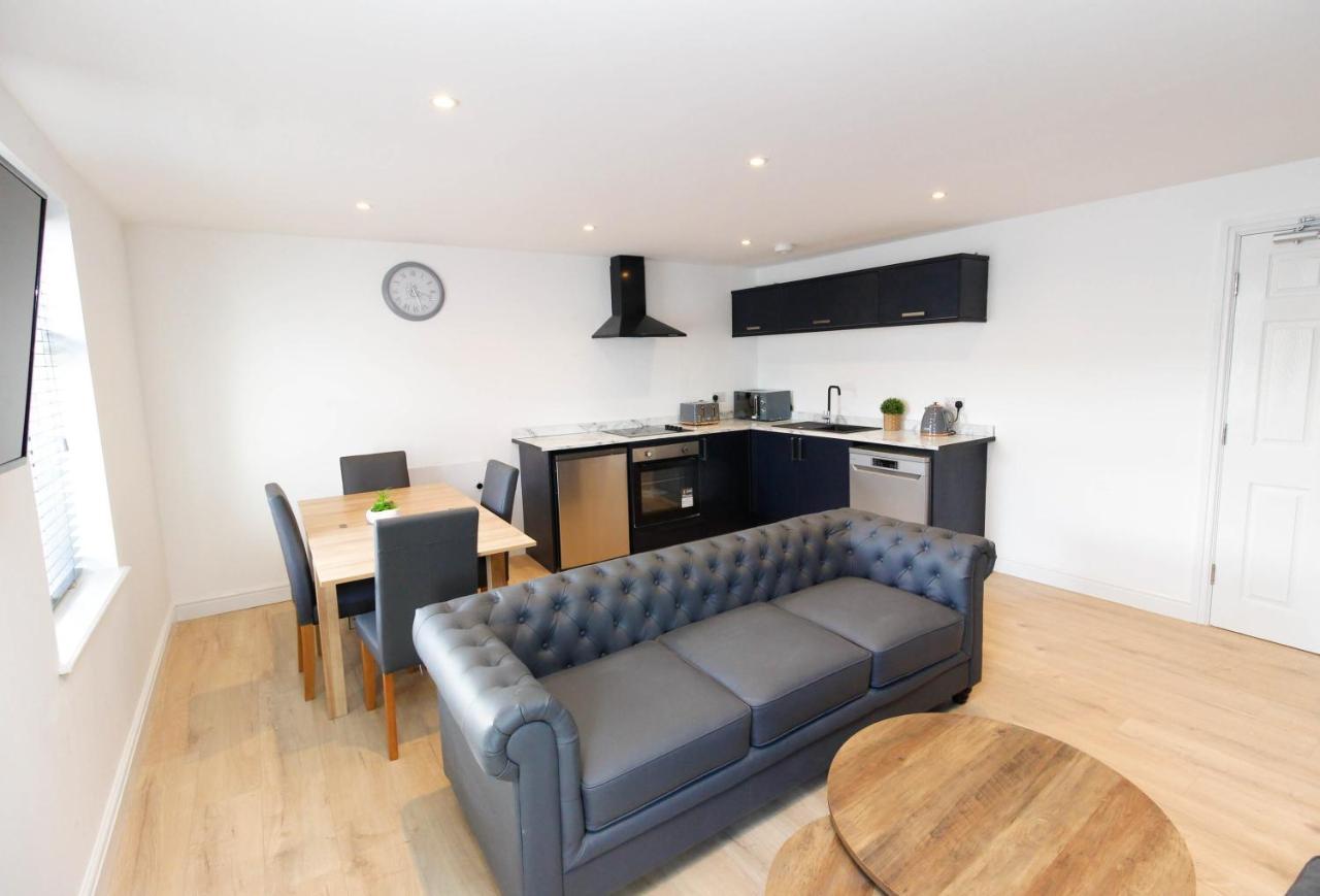 Apartment No 10 *