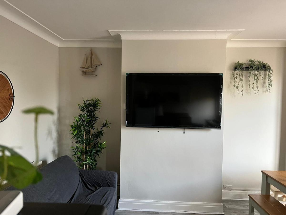Kim Family Holiday Get-away 4 Bedrooms 2 Baths Holiday home *