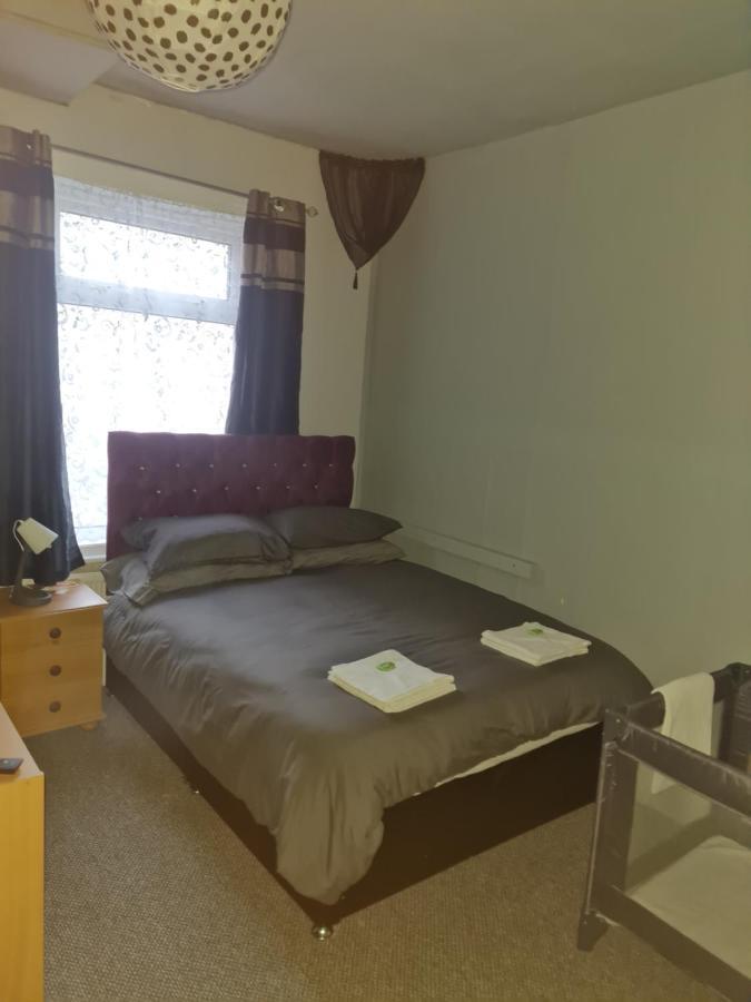 Bairstow Hotel *