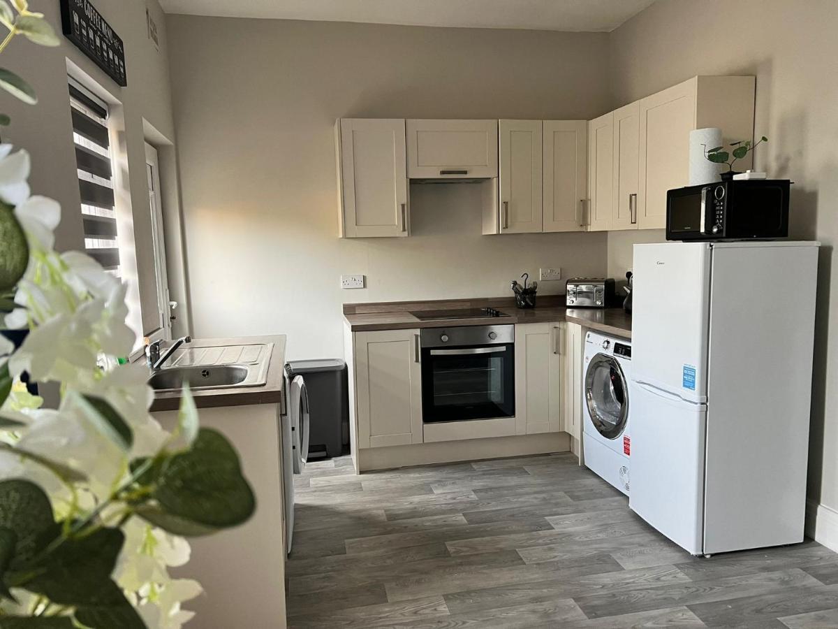 Kim Family Holiday Get-away 4 Bedrooms 2 Baths * Blackpool