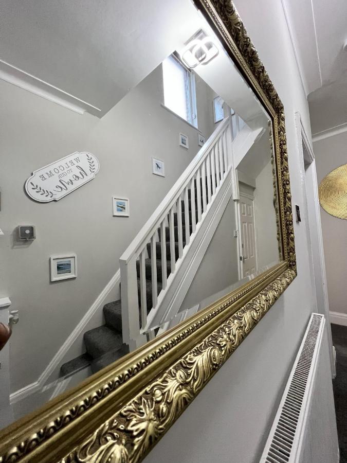 Kim Family Holiday Get-away 4 Bedrooms 2 Baths Blackpool