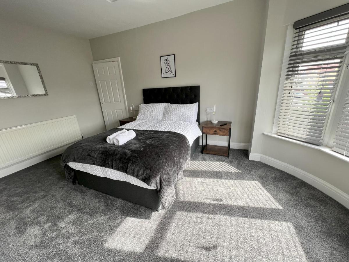 Kim Family Holiday Get-away 4 Bedrooms 2 Baths *
