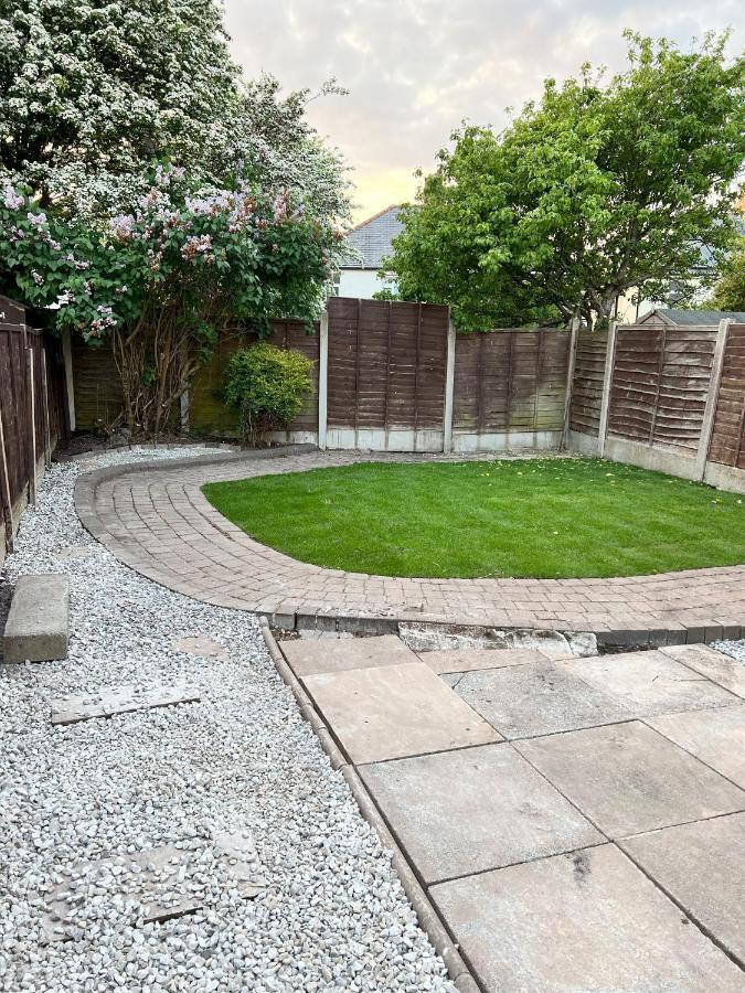 Kim Family Holiday Get-away 4 Bedrooms 2 Baths Holiday home Blackpool