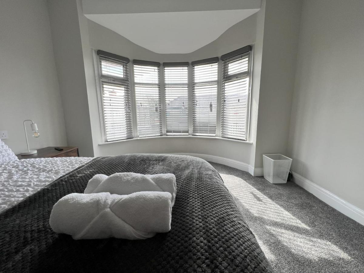 Kim Family Holiday Get-away 4 Bedrooms 2 Baths