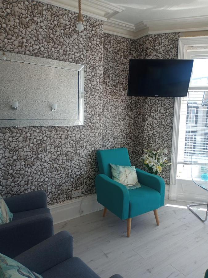 Rayners Guest house Blackpool