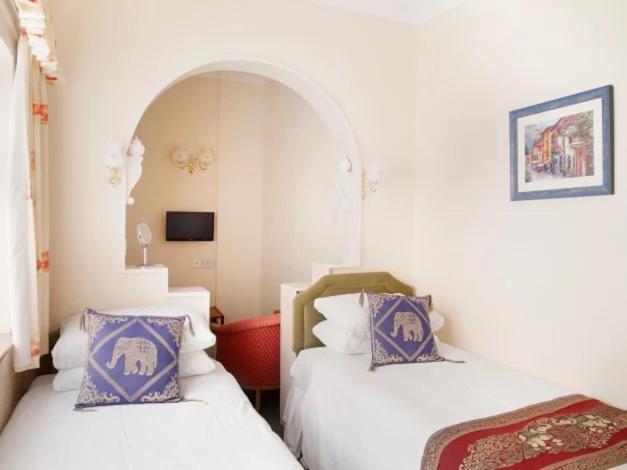 Tudor Rose Original Guest house 3*