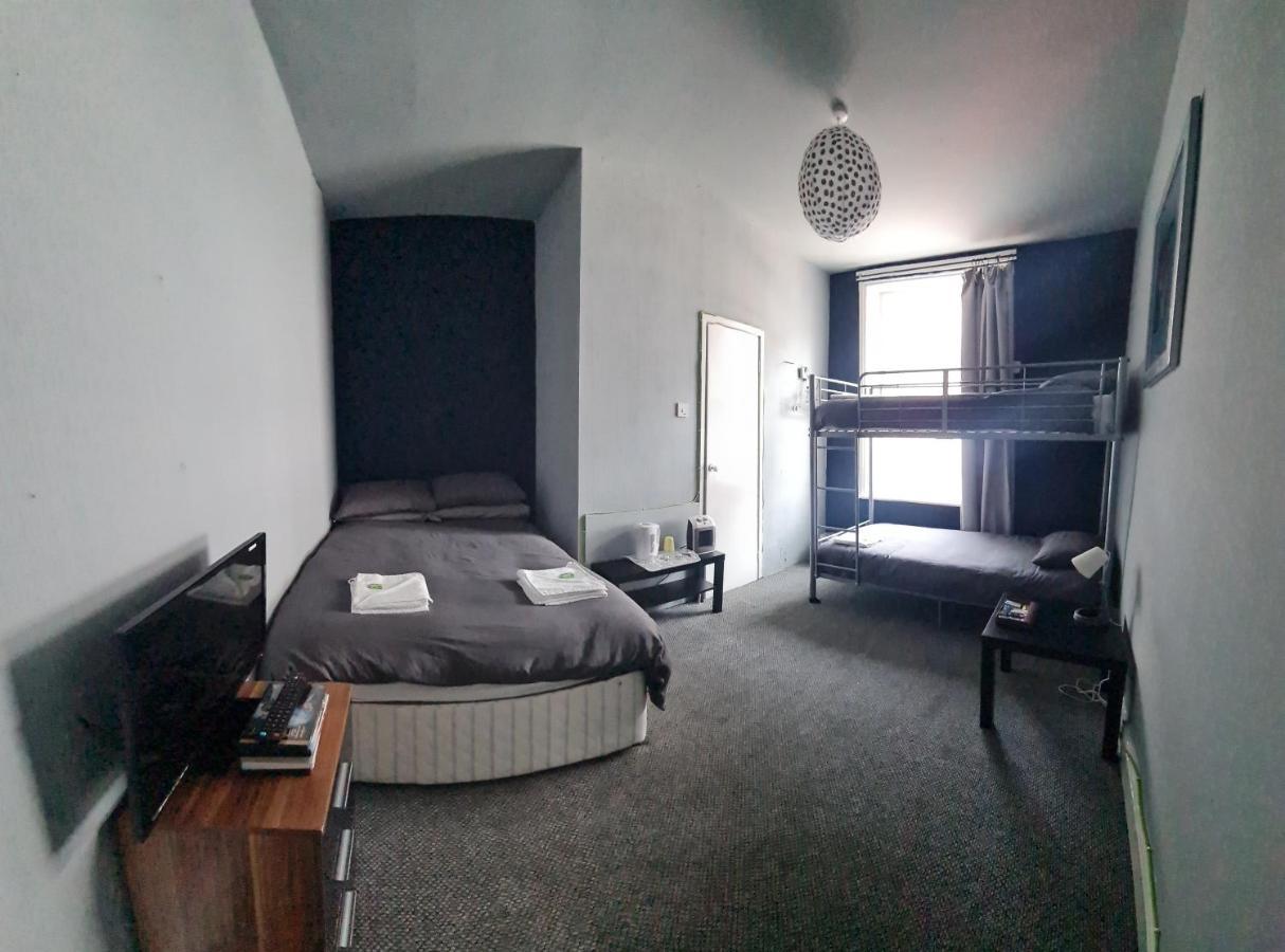 Hotel Bairstow *