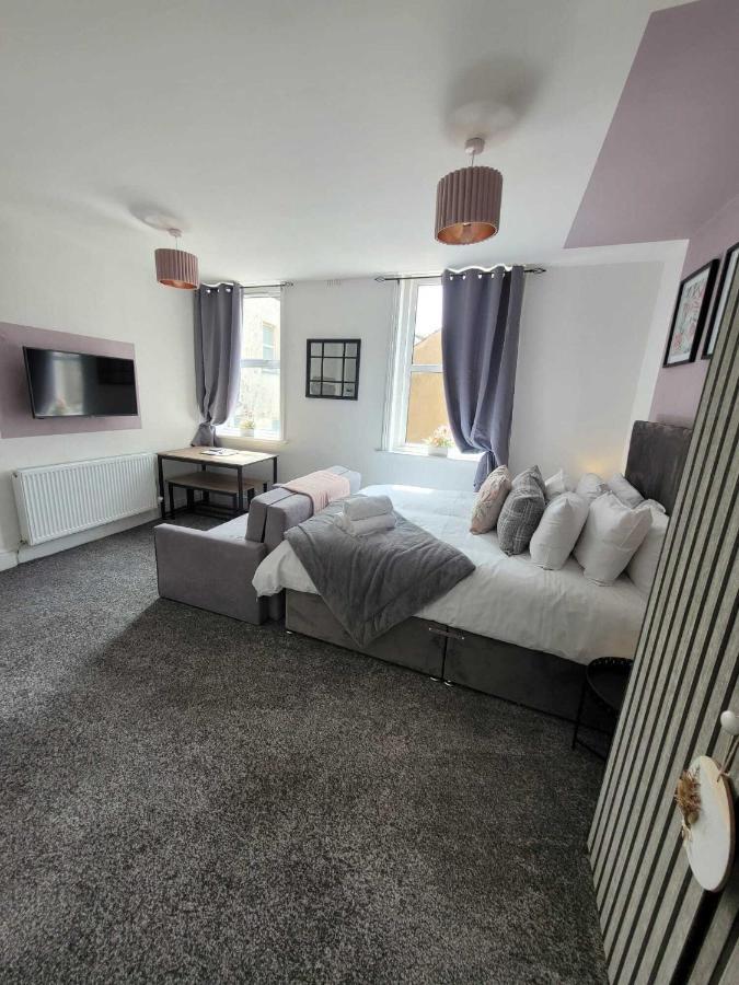 Abode - Sunny Apartment Blackpool