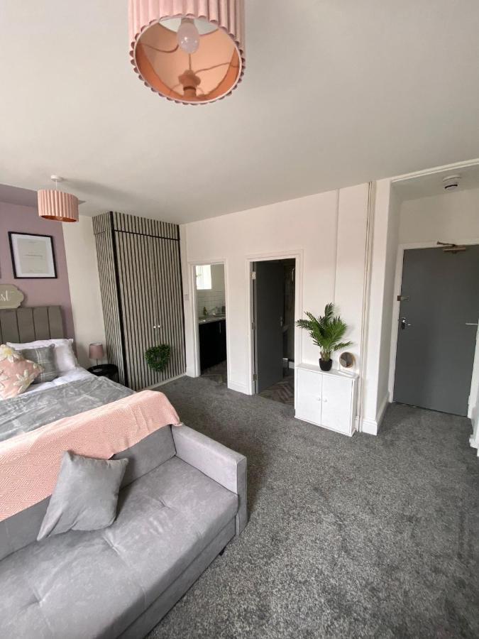 Abode - Sunny Apartment Blackpool