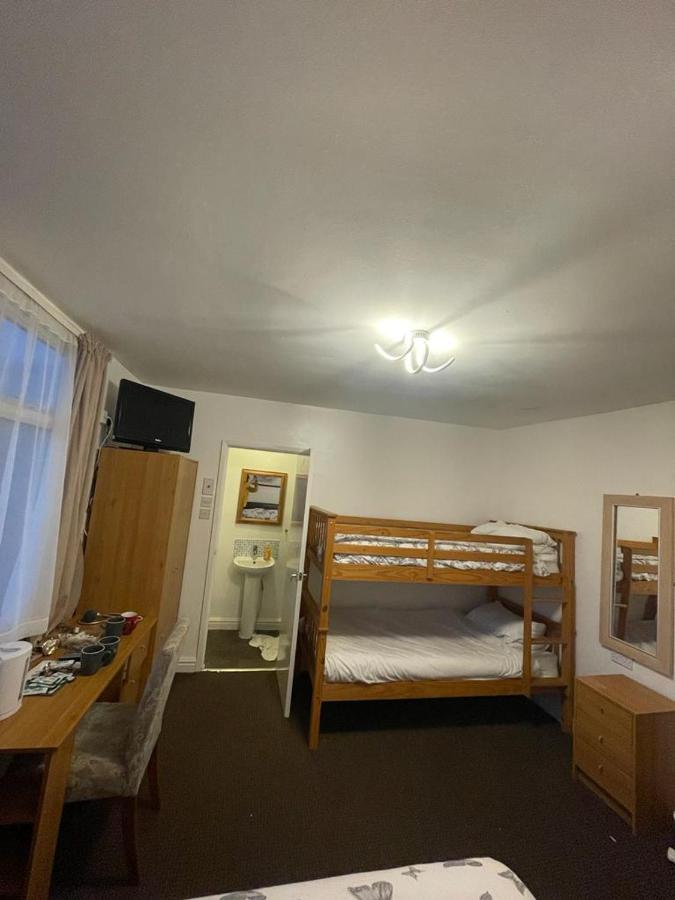 Aindale Guest house *