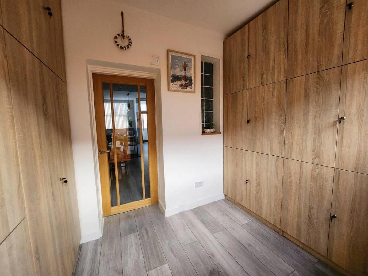 Holiday home Immaculate 2-bed House In *