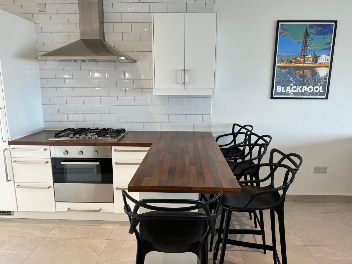 Queens 1 Apartment Blackpool