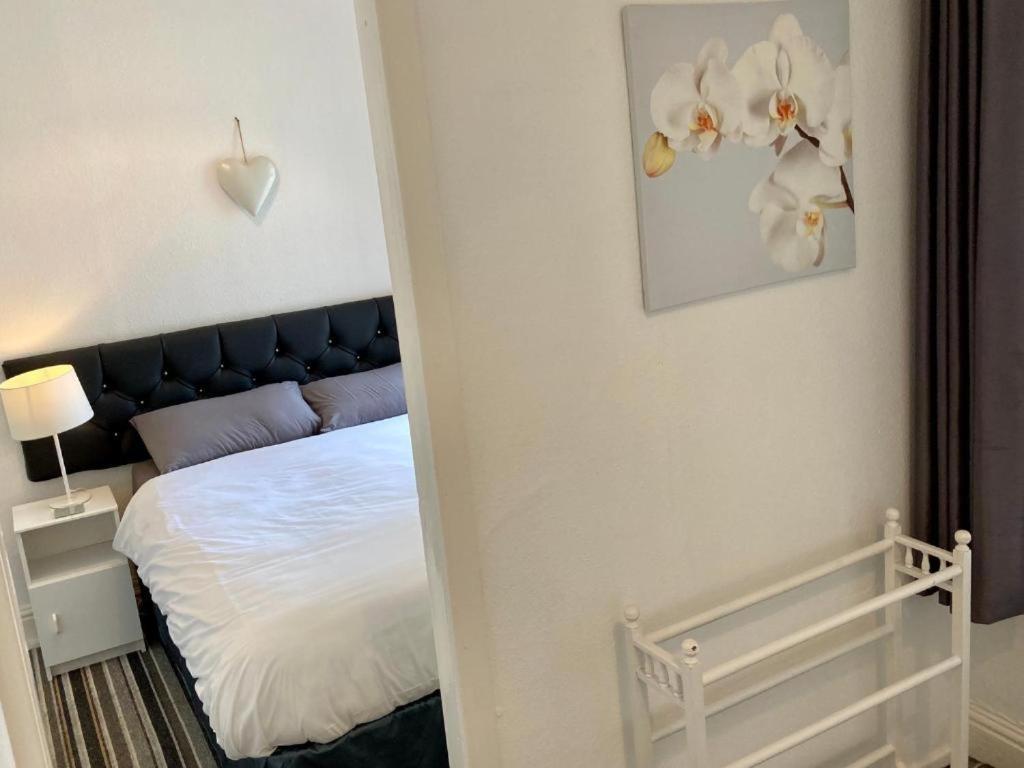 Hotel The *