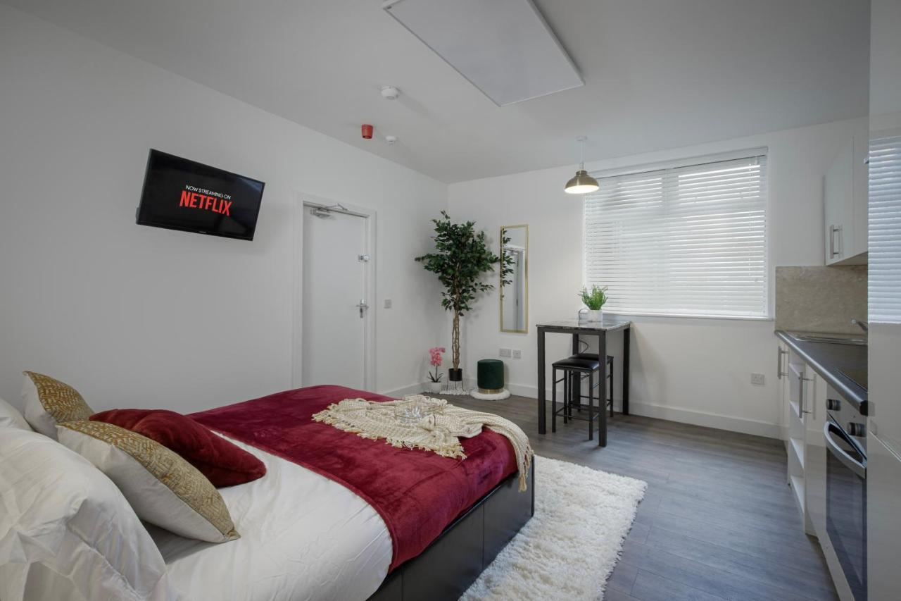 King Sized Luxury - Stylish Flat Blackpool