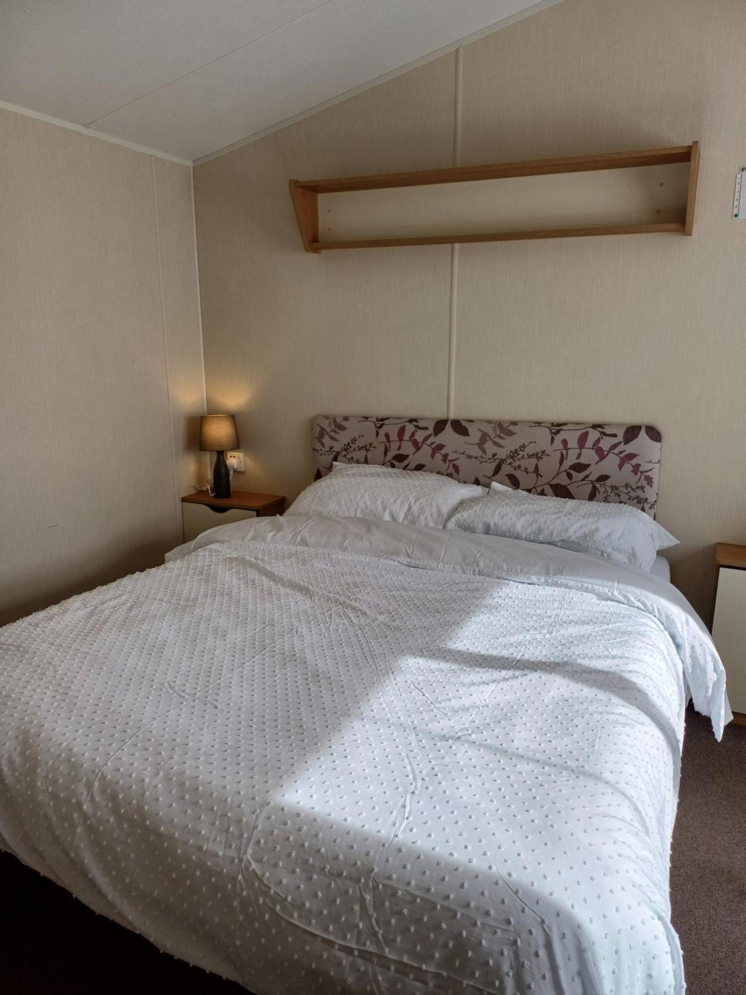 Apartment Caravan Holiday @ Marton Mere, *