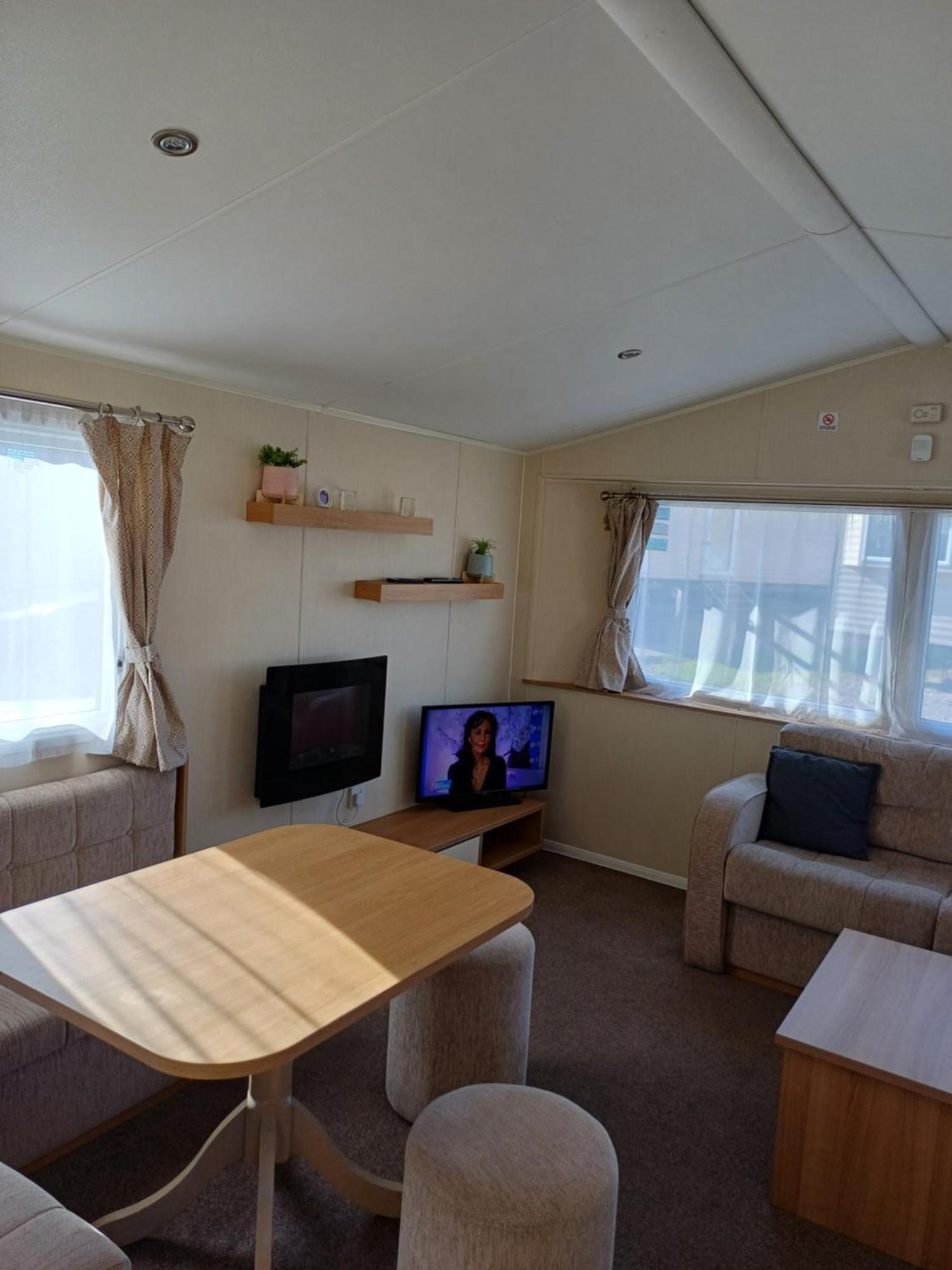 Caravan Holiday @ Marton Mere,