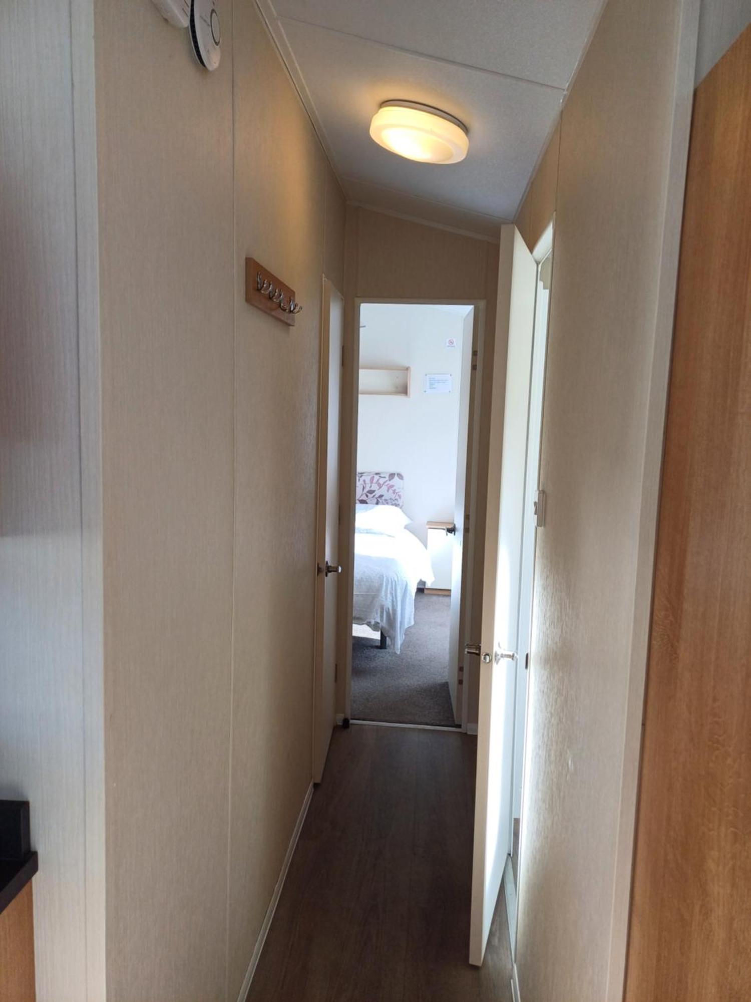 Apartment Caravan Holiday @ Marton Mere,