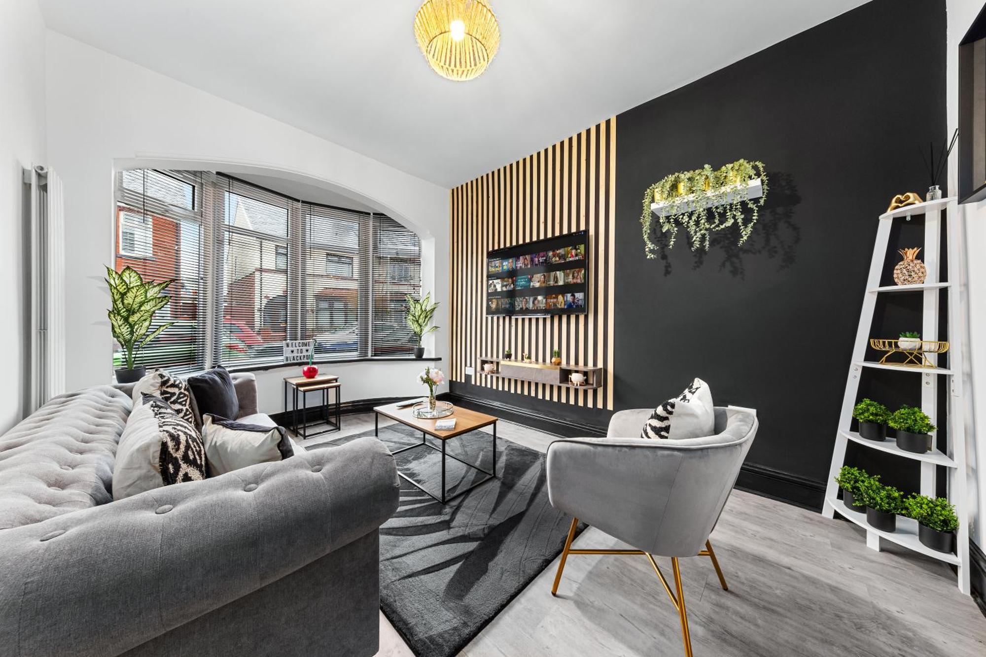 Luxury By The Sea Blackpool's Finest Getaway For 8 Holiday home *