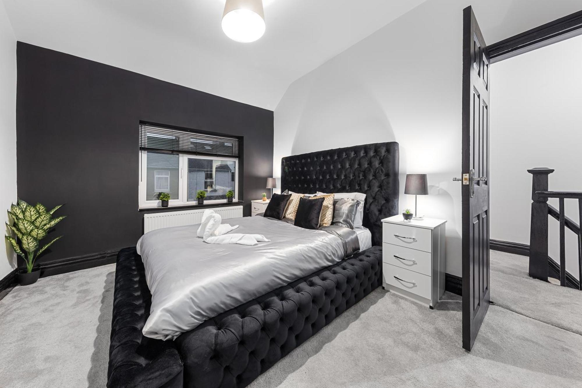 Luxury By The Sea Blackpool's Finest Getaway For 8 Holiday home *