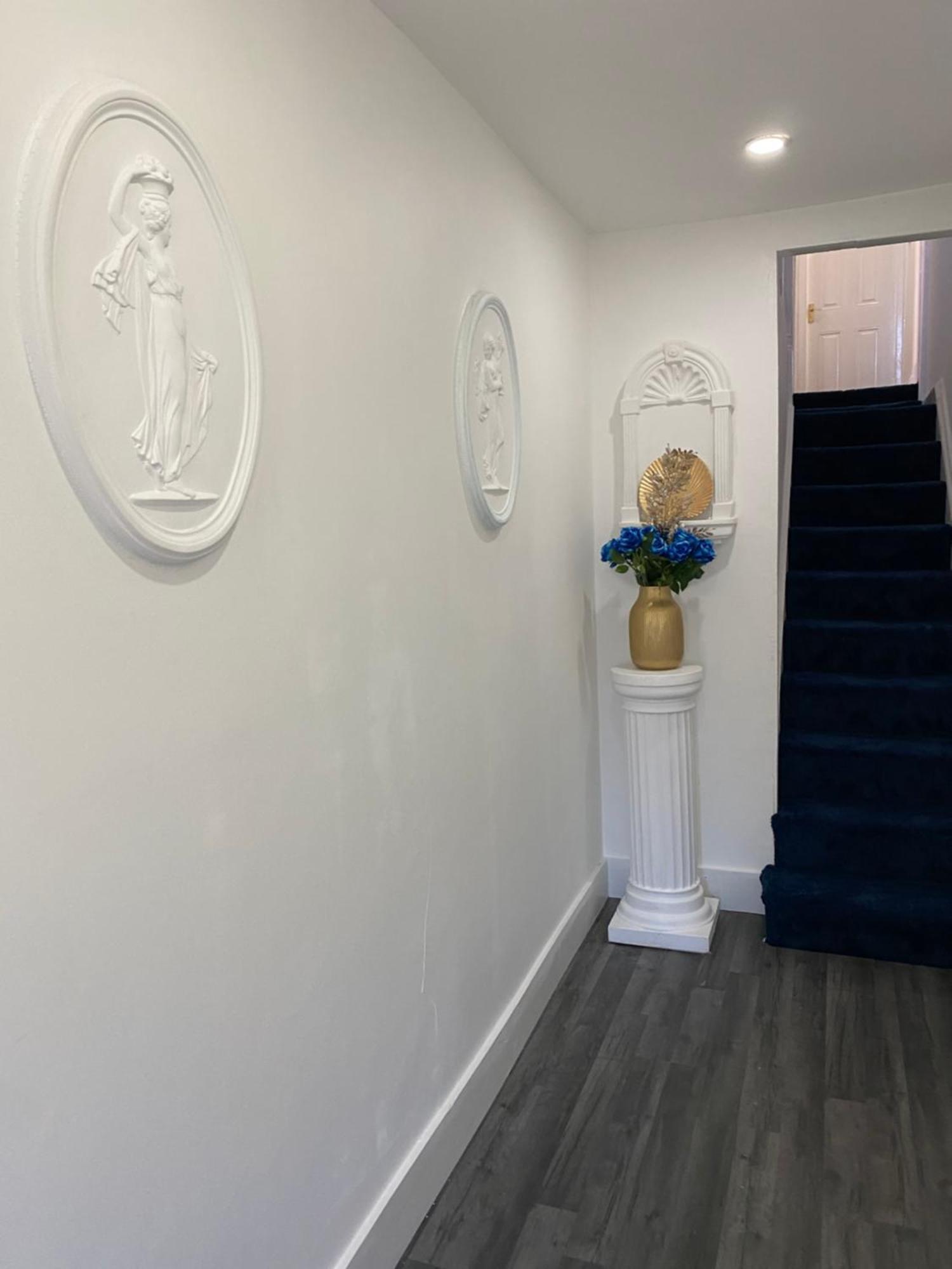 Aquarius - Sea View - Sleeps Seven Apartment *