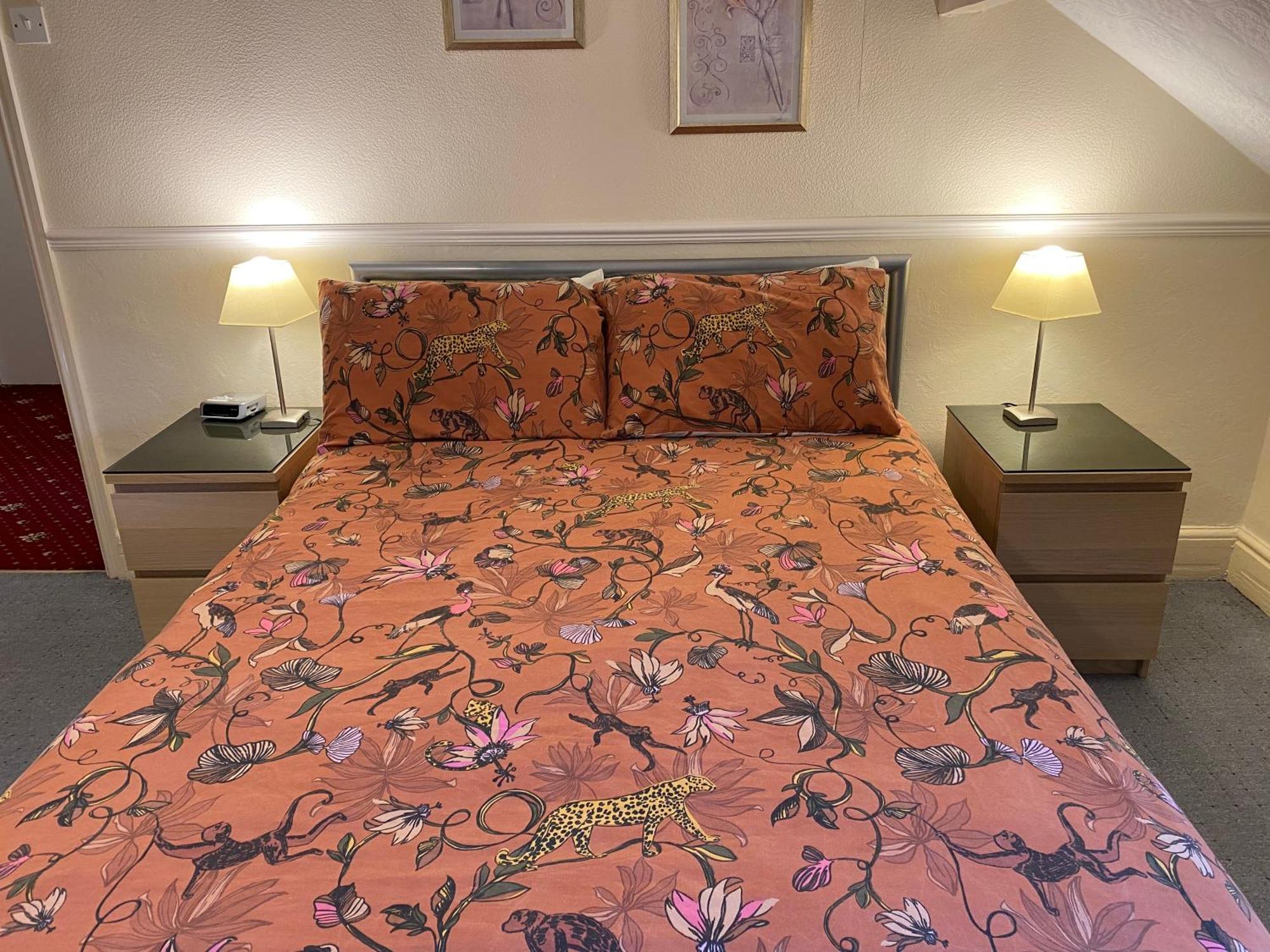 The Laurels Guest house *