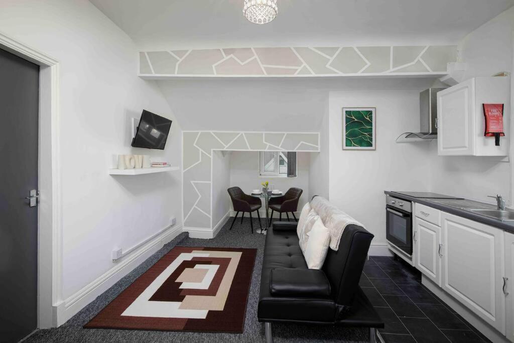 Beautiful 5 - Free Parking & Long Stays