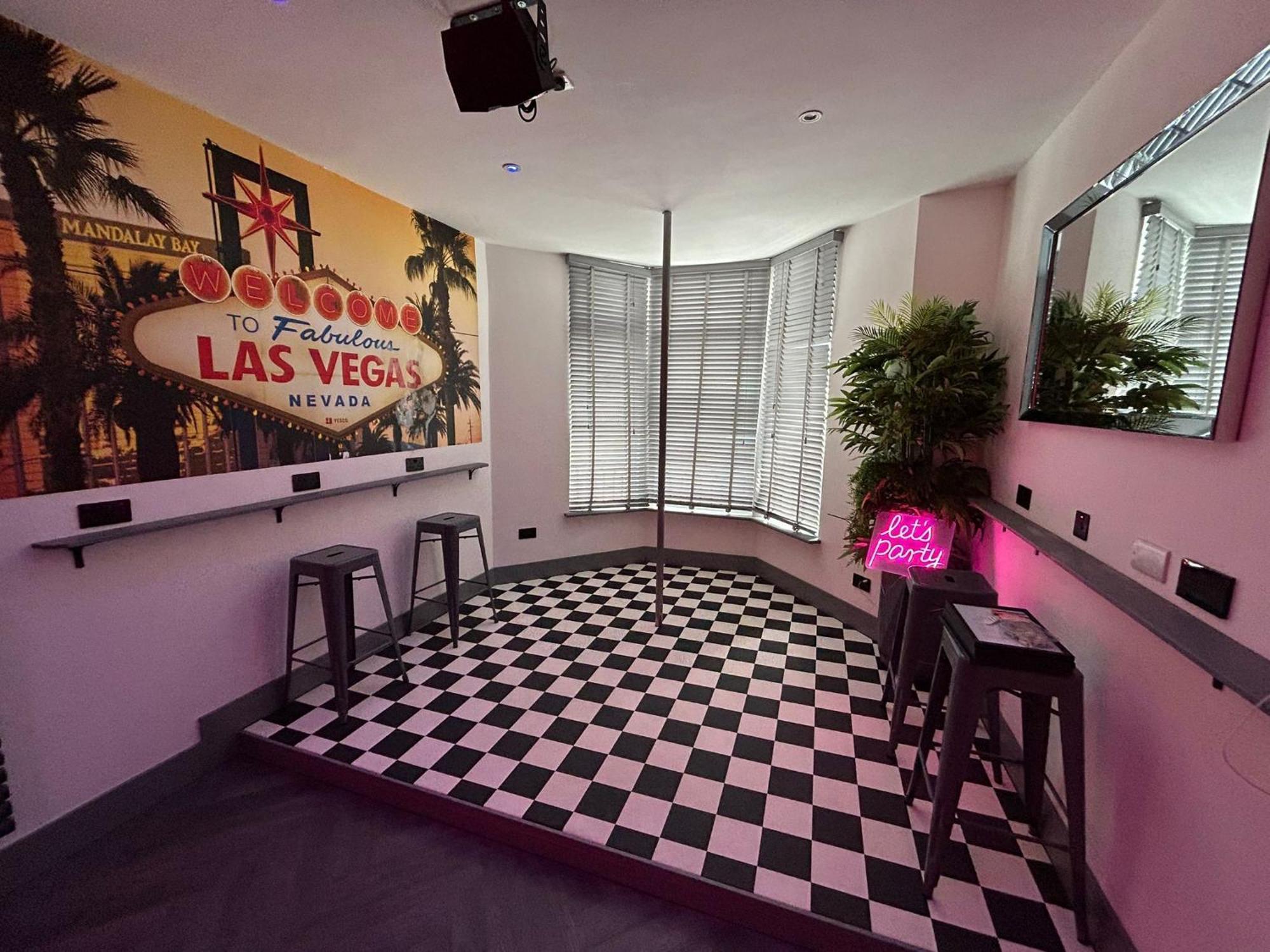 Holiday home The White House Vegas *