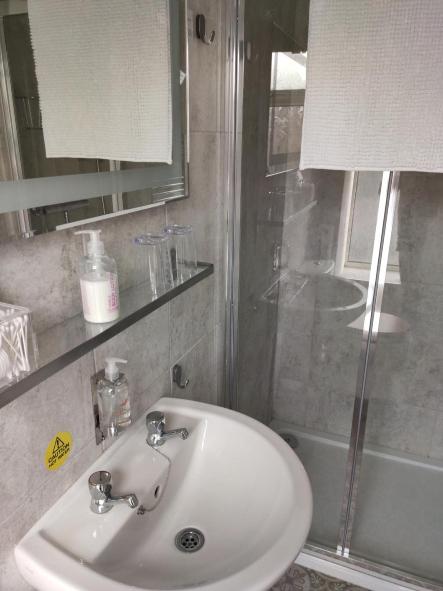 Q - Guest house