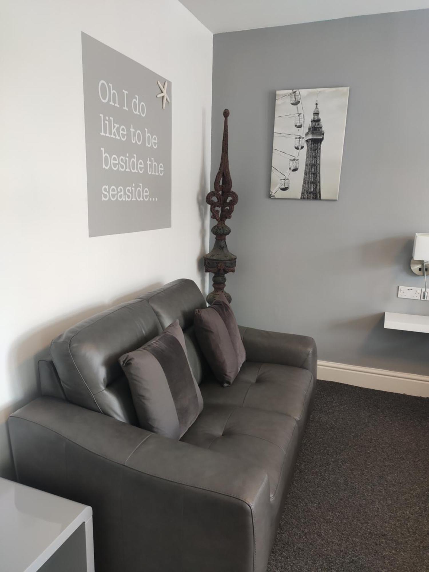 Q - Guest house