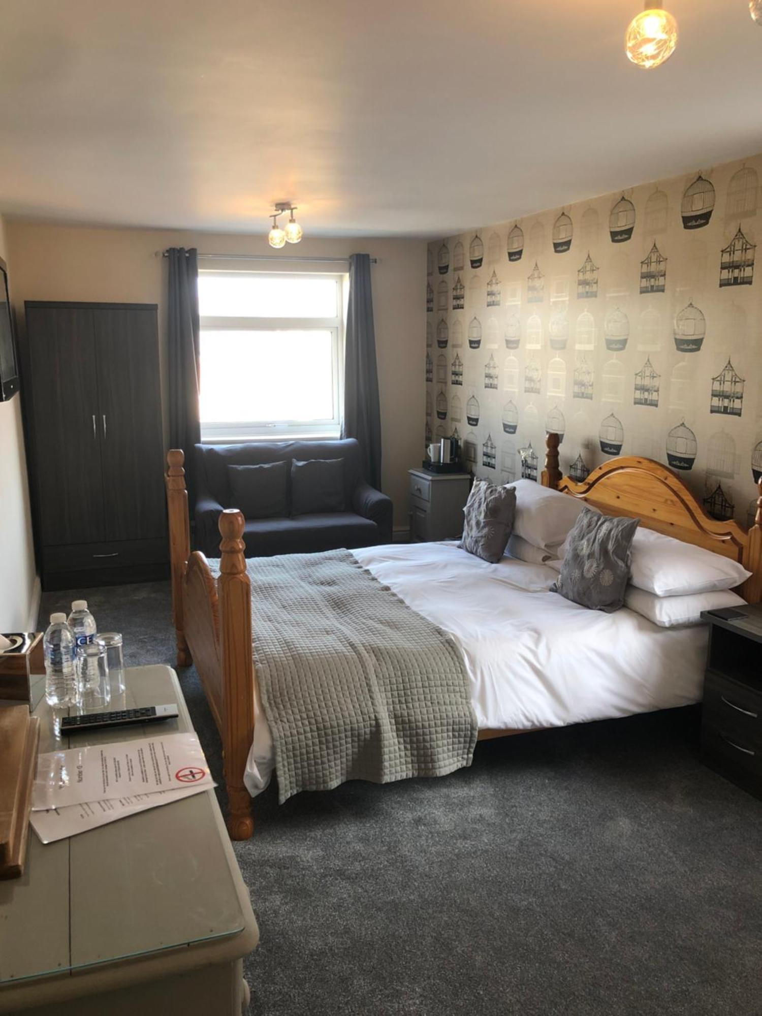 Edenfield Number 42 Guest house Blackpool