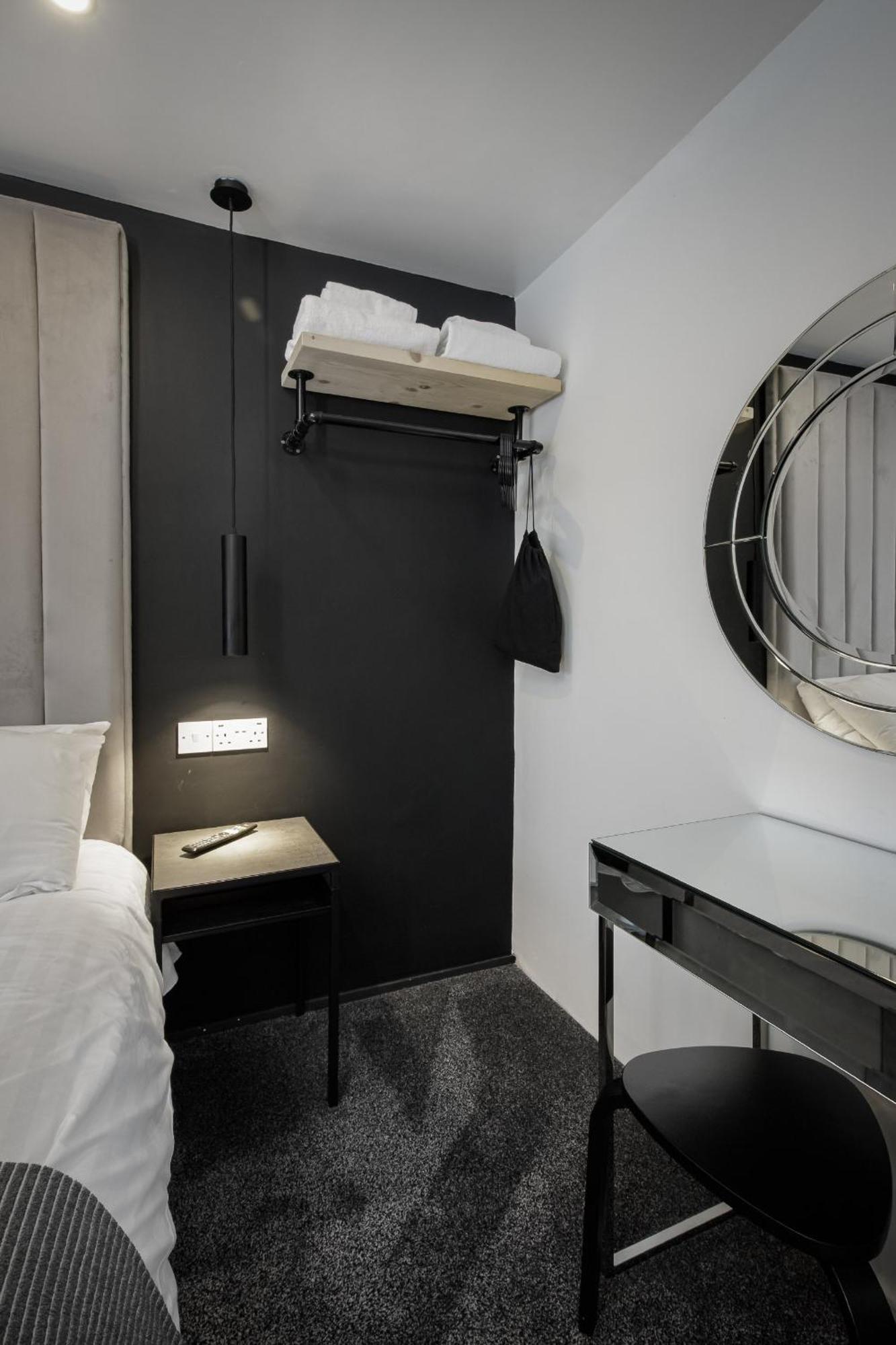 Mode St Chads Apartment