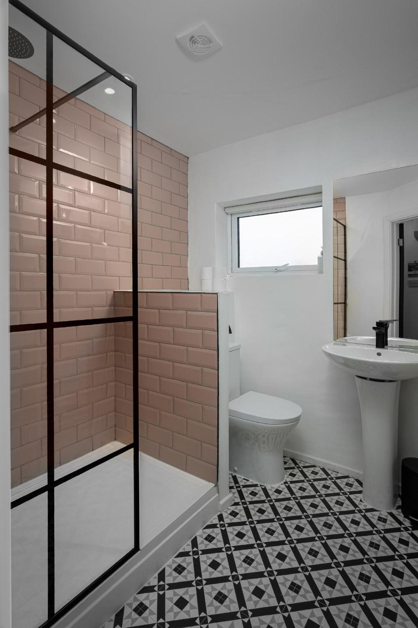 Mode St Chads Apartment