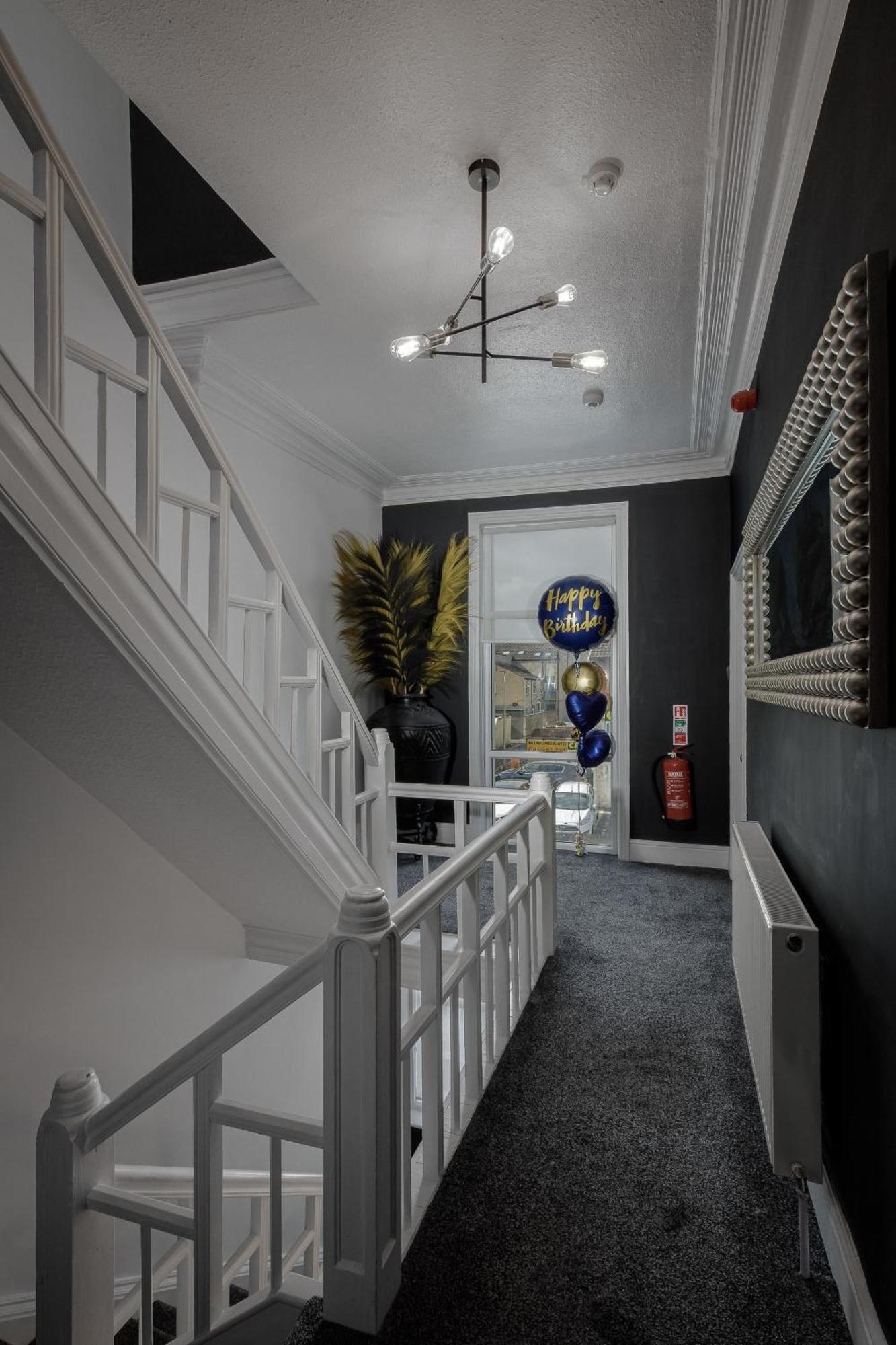 Mode St Chads Apartment *