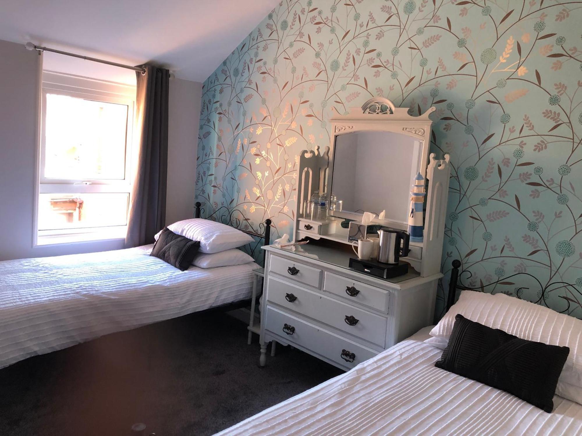 Guest house Edenfield Number 42 *