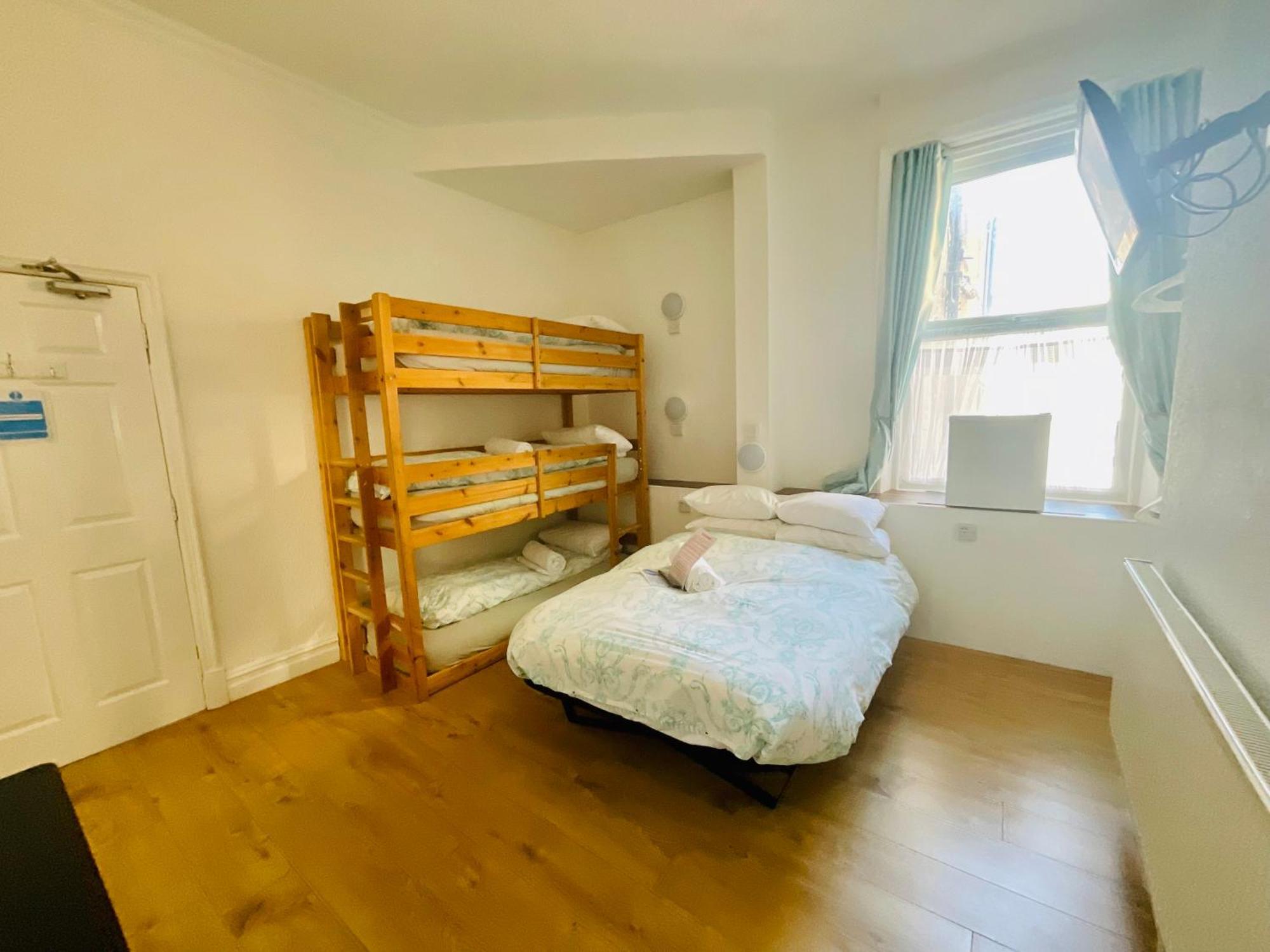 Guest house Granville 3*