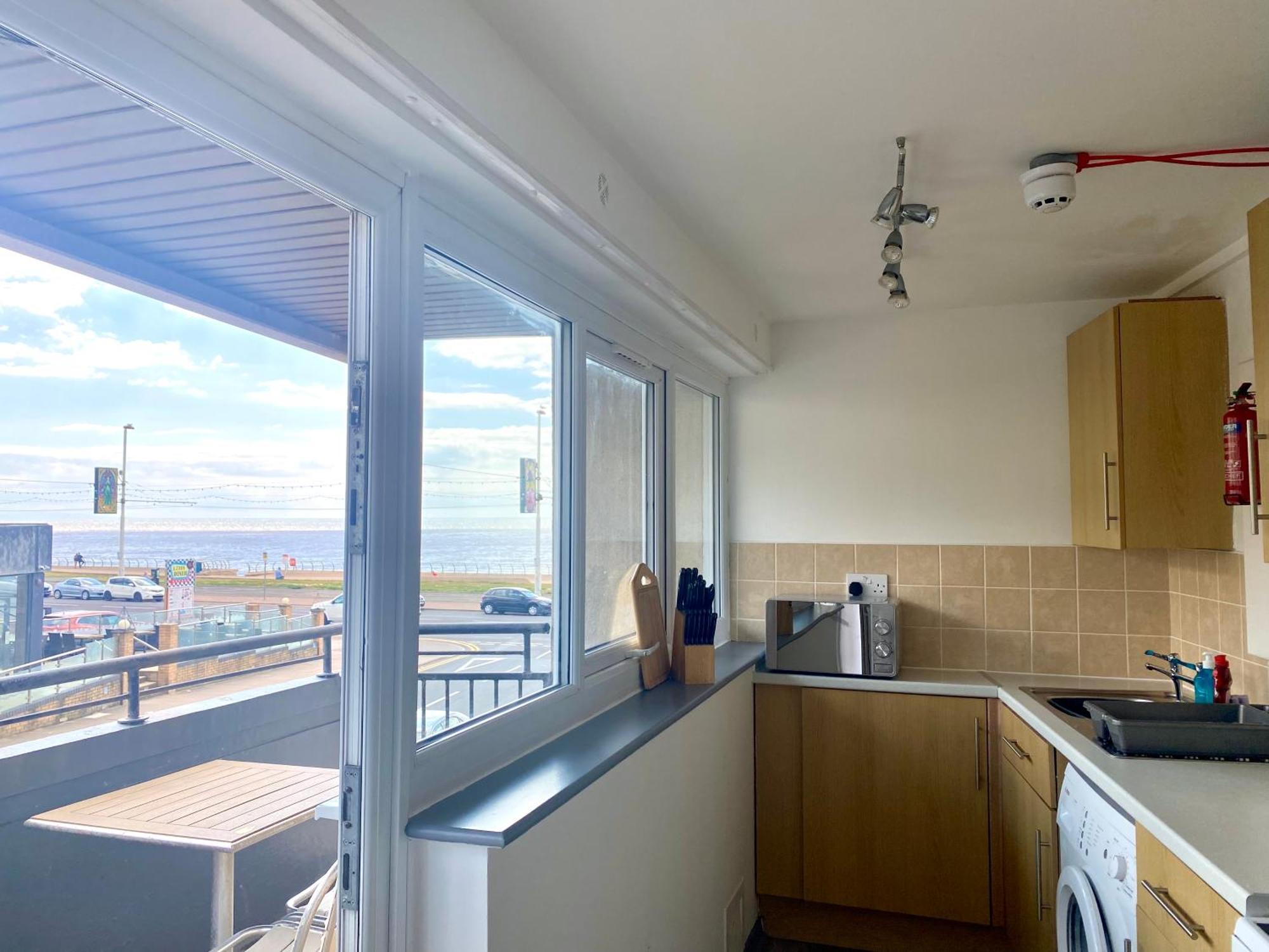 Kennedy House By Service Apartment *