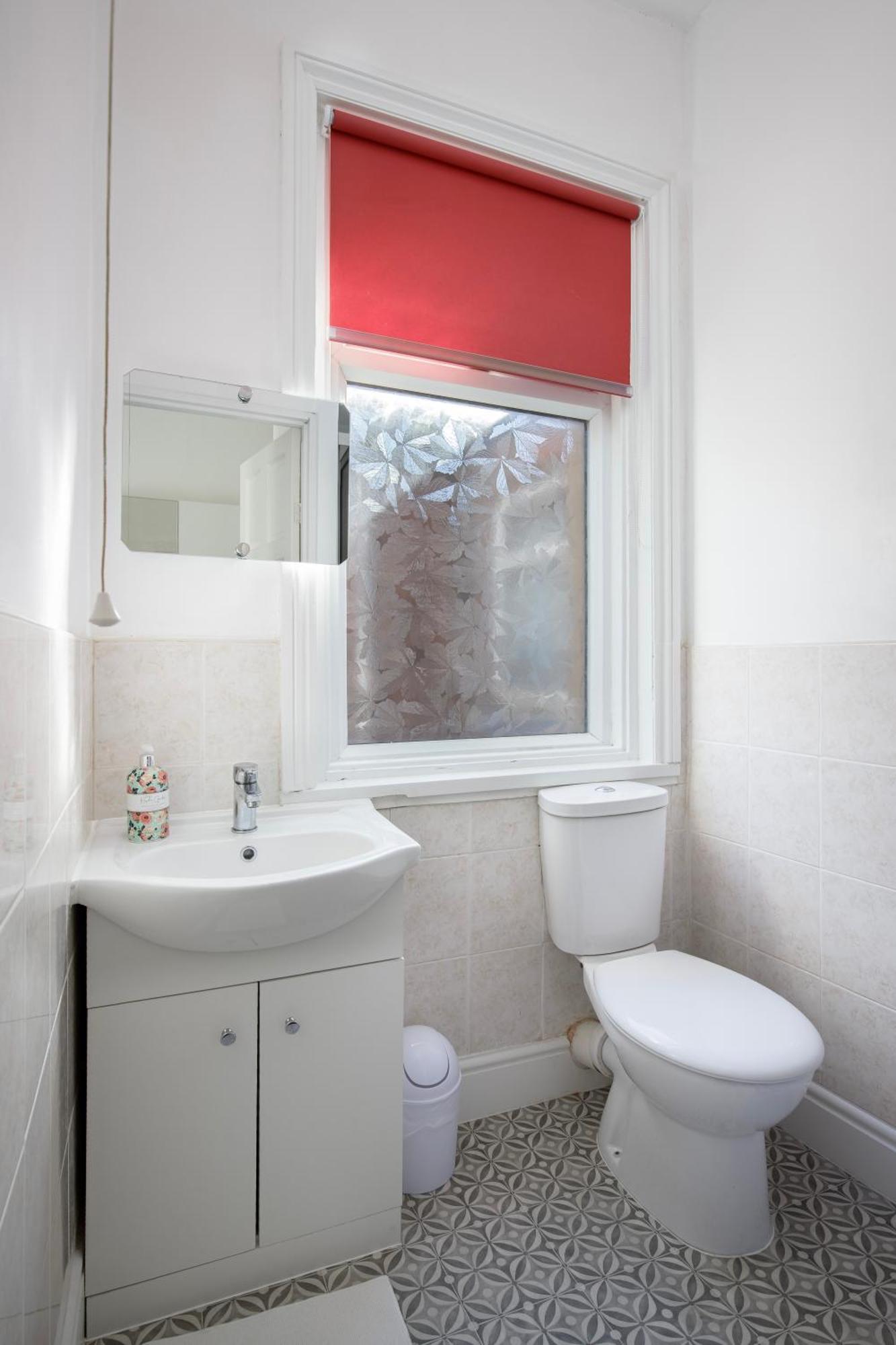 Barton Beachside - Comfort Onebedroom Apartment, Double & Sofabed - & Promenade Location - Over 21's, Family Friendly Only, Id Required, Stairs Access, Free Parking Apartment *
