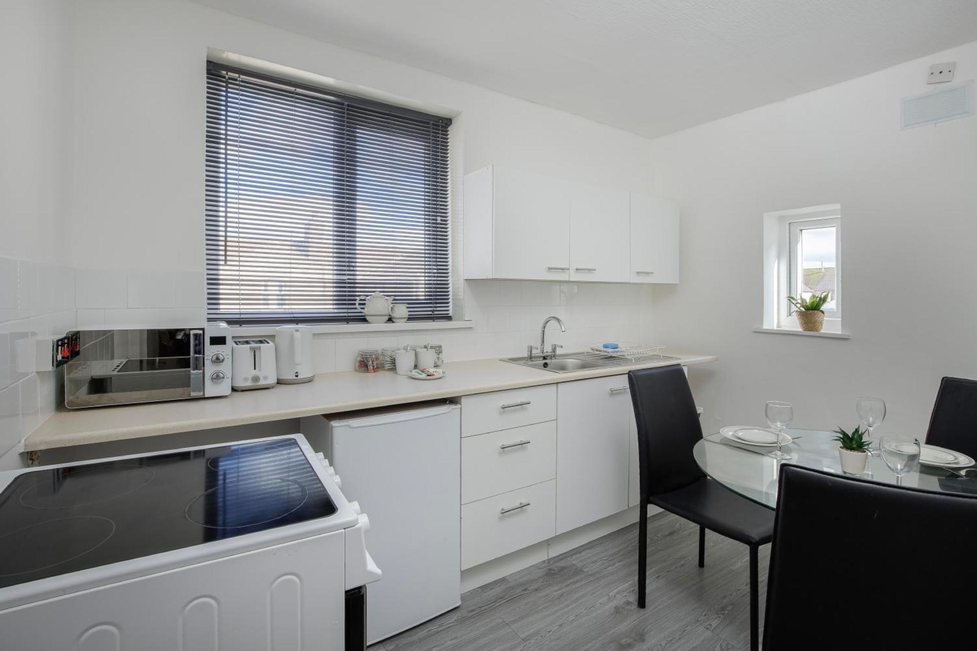 Apartment Barton Beachside - Comfort Onebedroom Apartment, Double & Sofabed - & Promenade Location - Over 21's, Family Friendly Only, Id Required, Stairs Access, Free Parking Blackpool