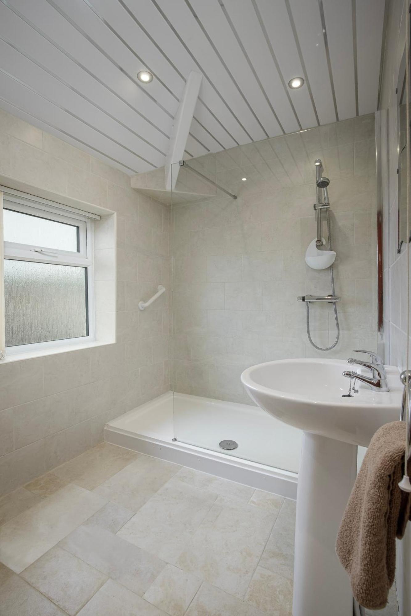 Arnside - Spacious 10-bedroom Seaside *