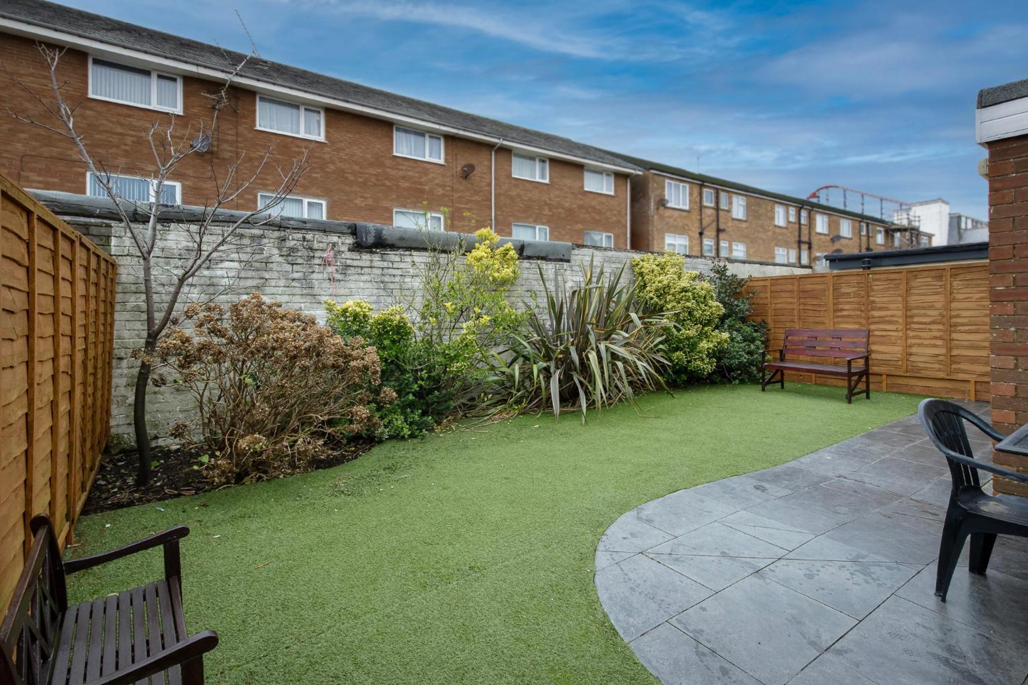 Arnside - Spacious 10-bedroom Seaside *