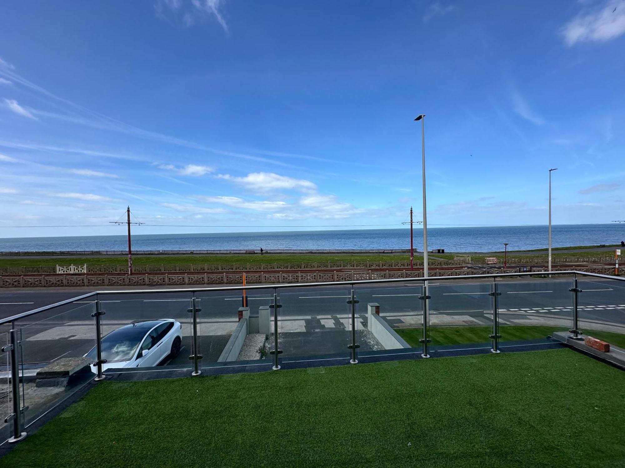 Queens 1 Apartment Blackpool