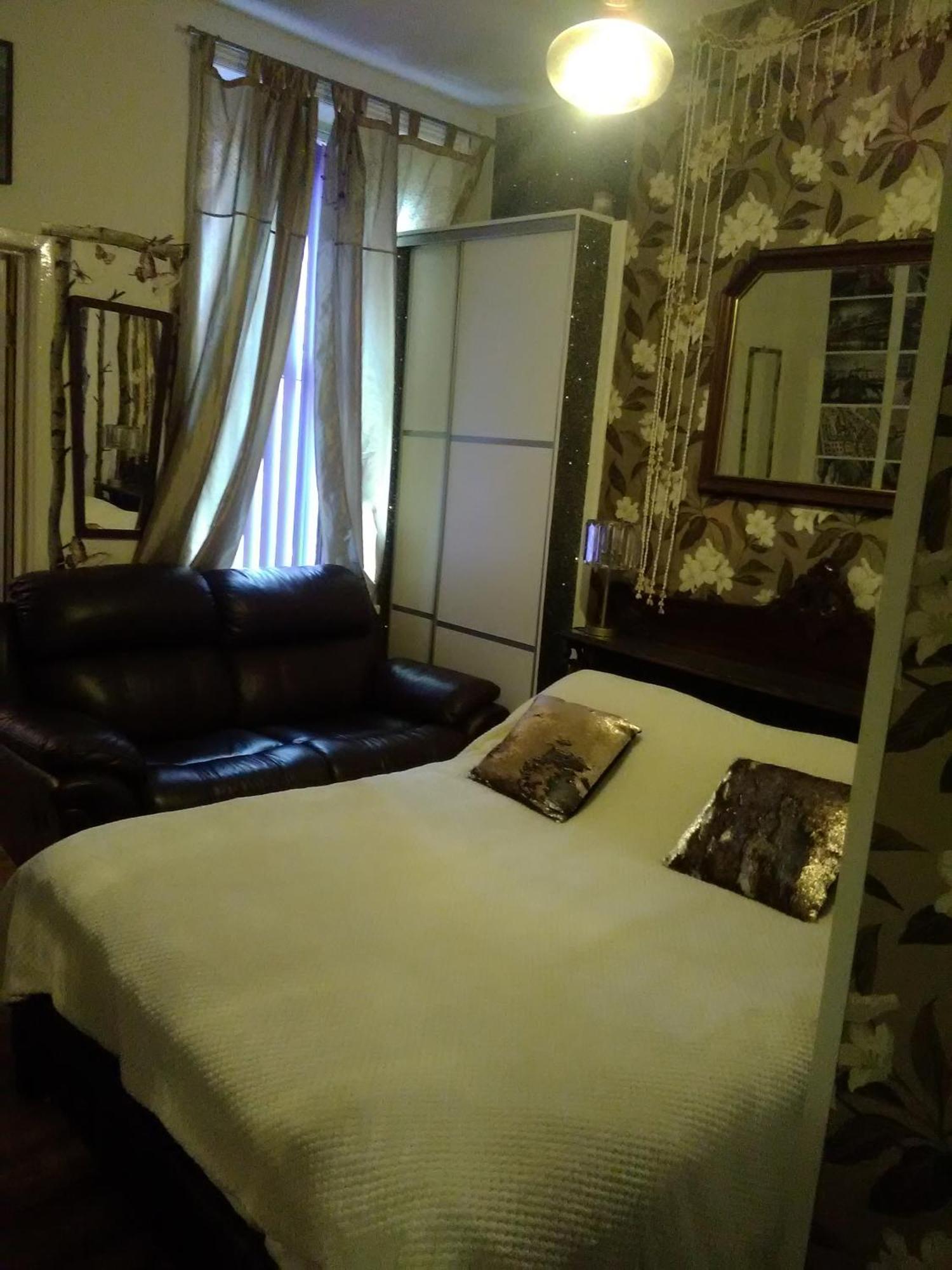 Apartment K.k's North Station Self Catering *
