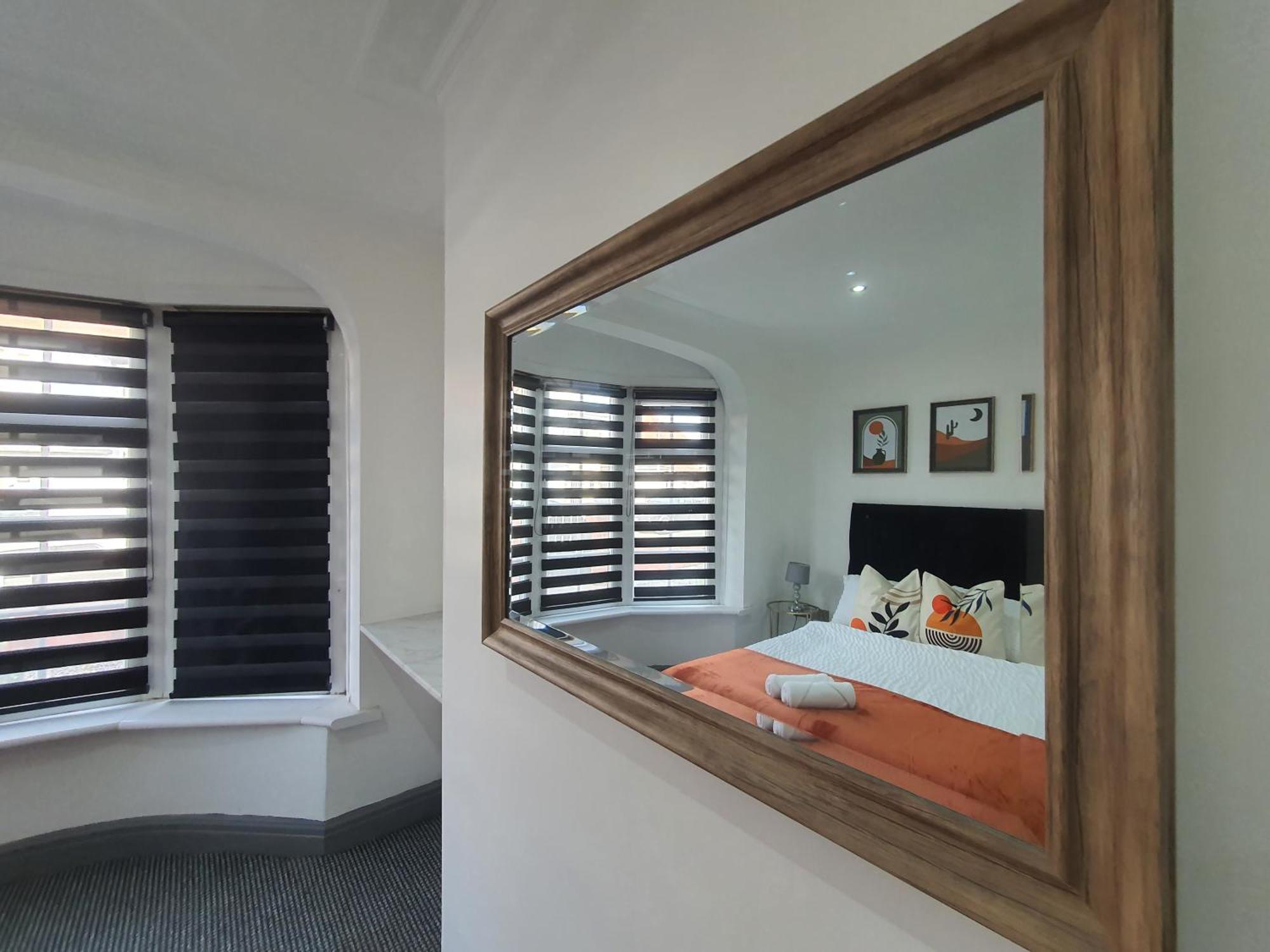 Only Family Groups - Pets For Free - Sleeps 8 - Sofabed Blackpool